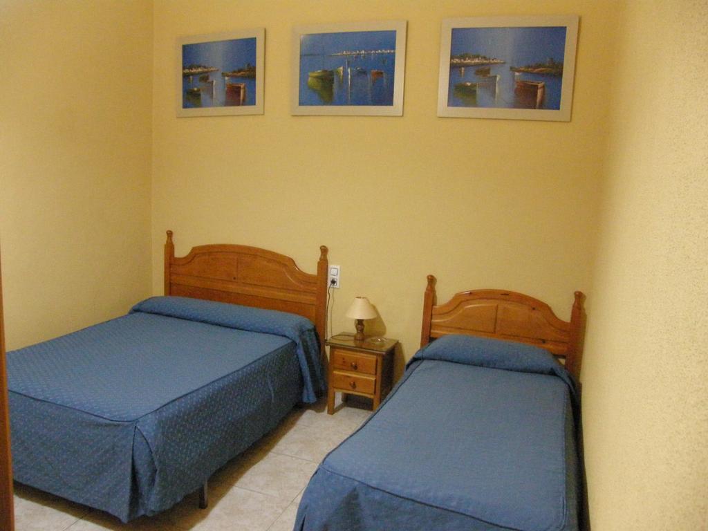 Hostal Fantoni Cádiz Habitación foto